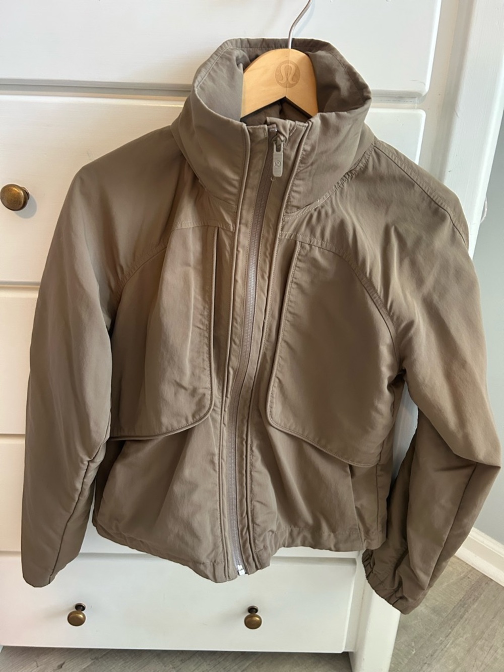 EUC Lululemon Always Effortless Jacket Sz 2 dark khaki